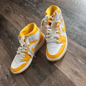 Nike dunks size 7.5 worn a handful of times